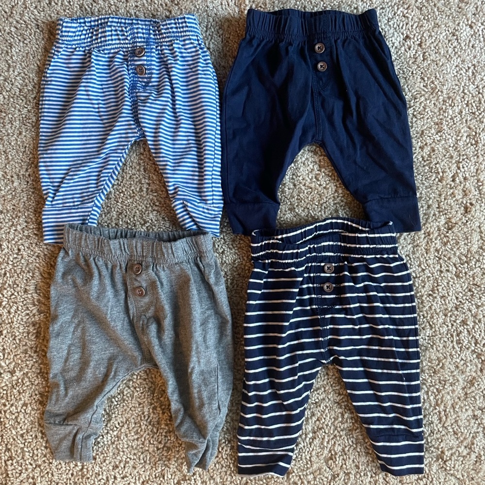 BRAND NEW (4) Boys 0-3 Months Pants